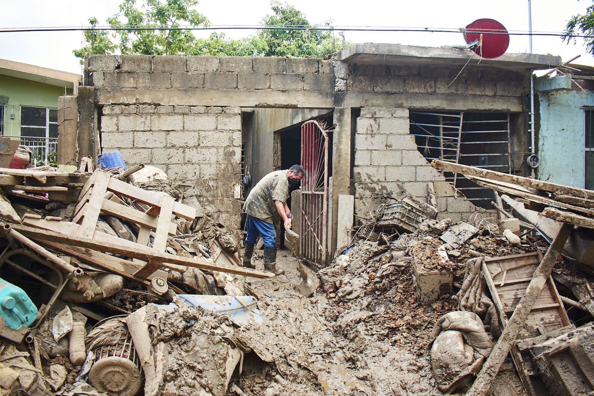 Gobierno de México destinará 10 mil millones de pesos para damnificados por lluvias