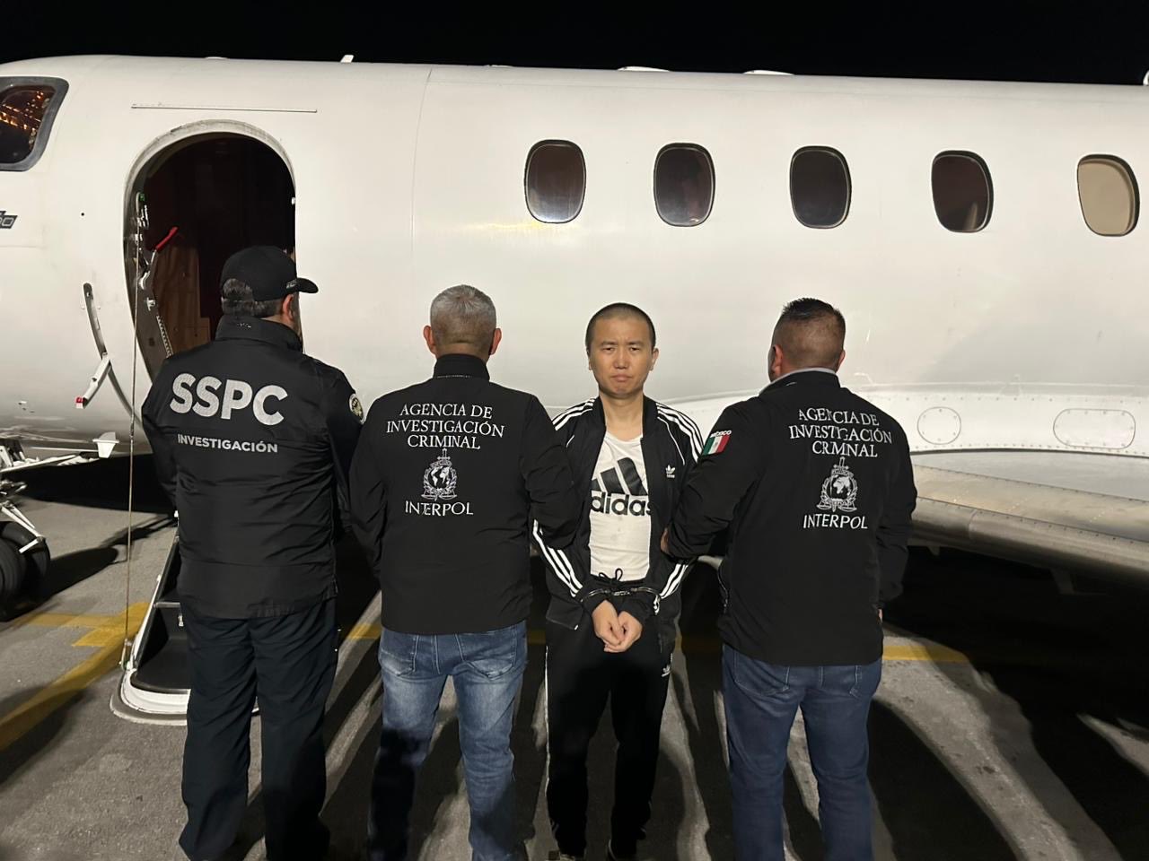 Entregan a Estados Unidos a “Brother Wang”, el chino considerado enlace clave en el tráfico internacional de fentanilo