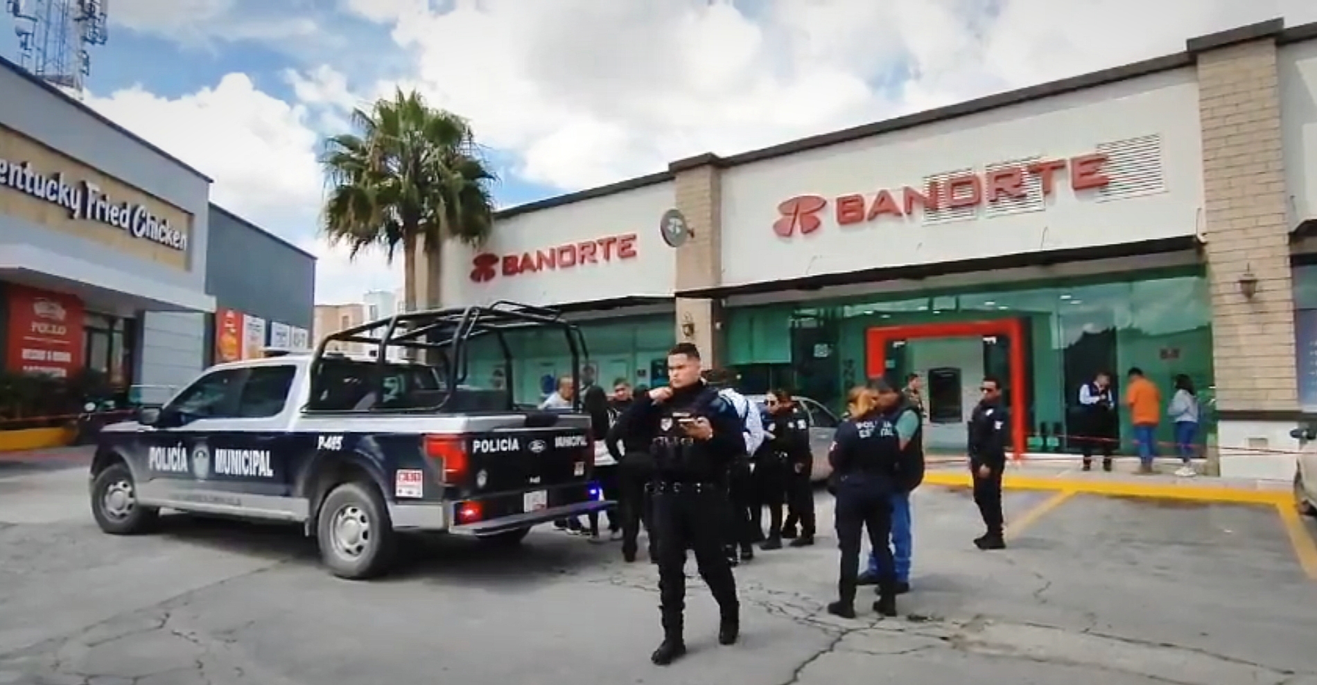 Asalto a cuentahabiente en Plaza Pabellón de San Andrés Cholula: le roban 2 millones de pesos