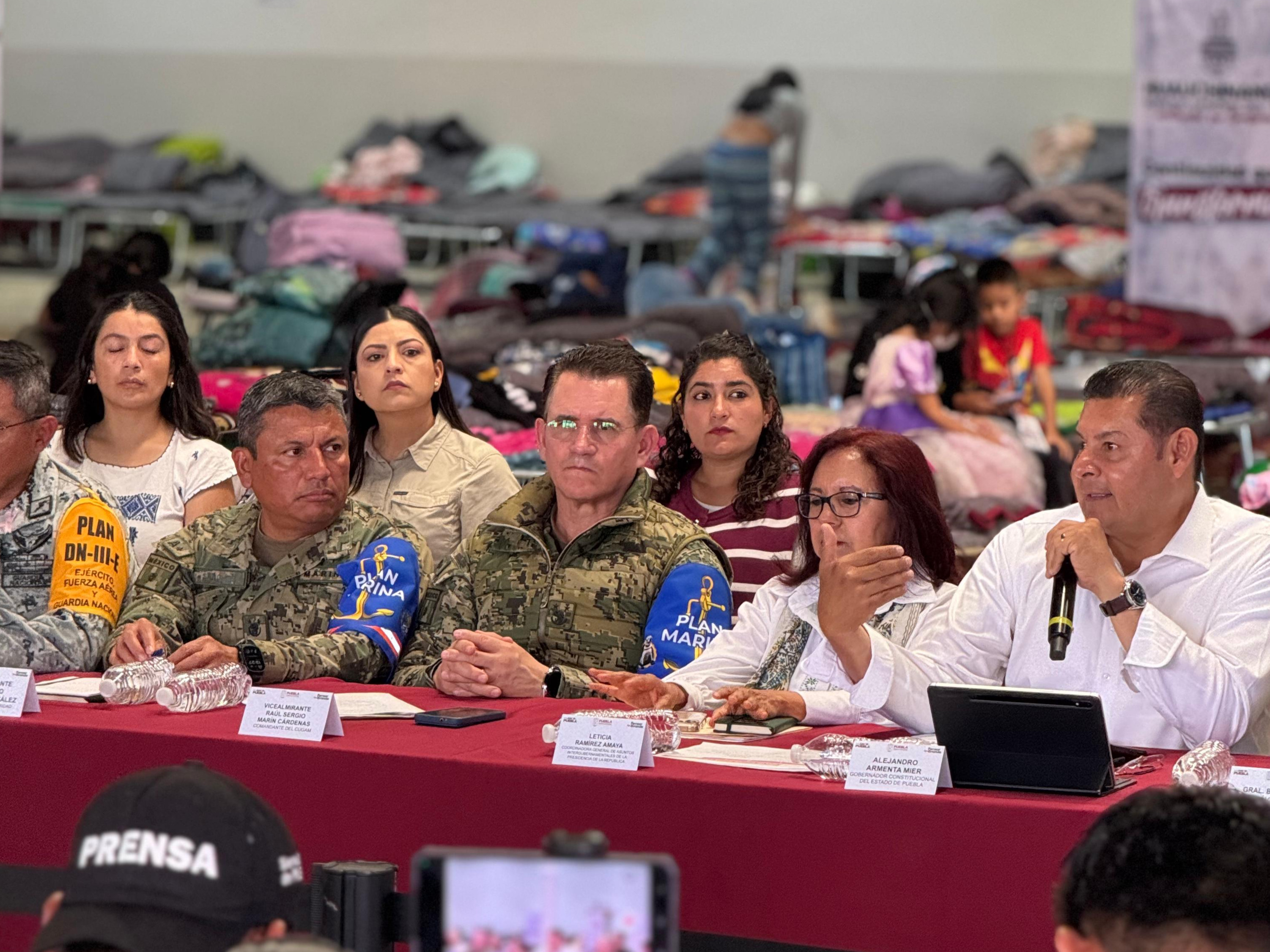 Gissel Santander coordina entrega de kits de herramientas para comunidades afectadas por lluvias en Huauchinango