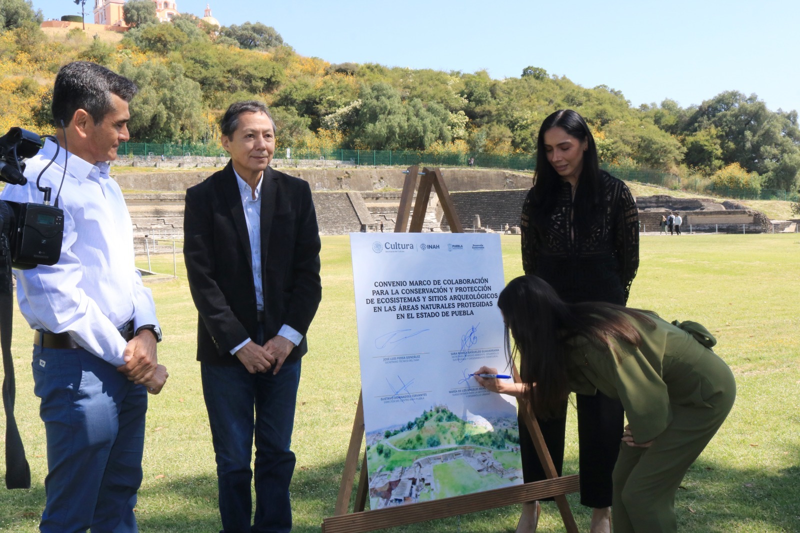 Puebla sella alianza con el INAH para proteger su patrimonio arqueológico y natural
