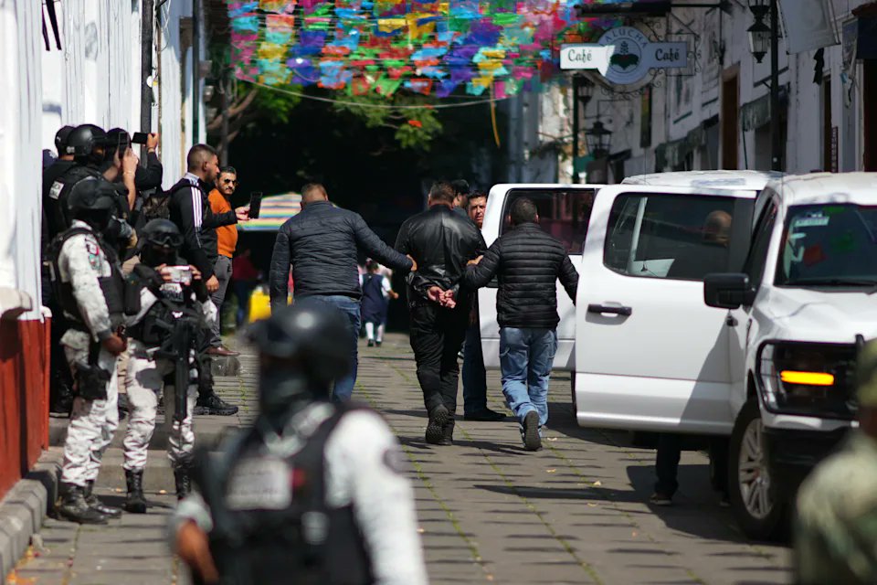 Un escolta de Carlos Manzo está prófugo; audiencia revela presunta participación del CJNG en el asesinato