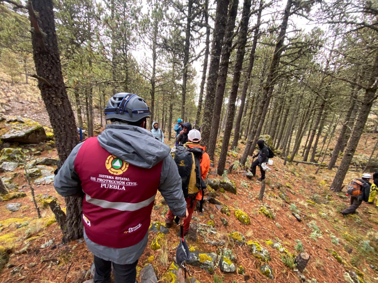 Localizan con vida a 10 alpinistas extraviados en el Citlaltépetl