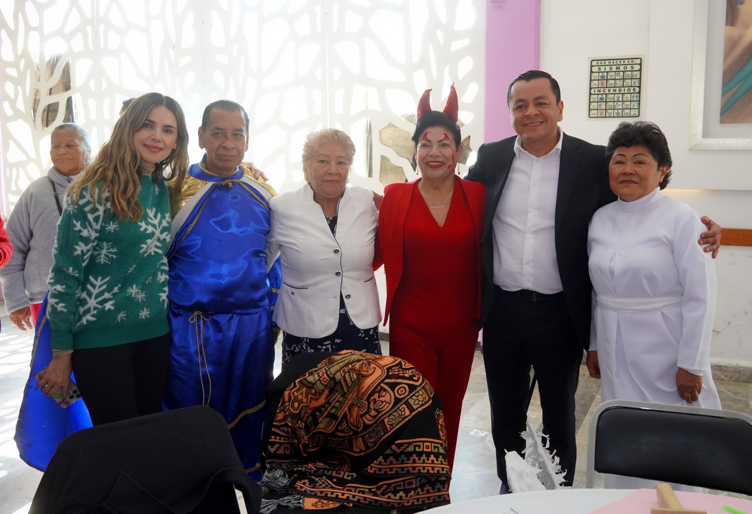 Celebran a adultos mayores con una posada en la estancia de día “Nuevo Amanecer” en Texmelucan
