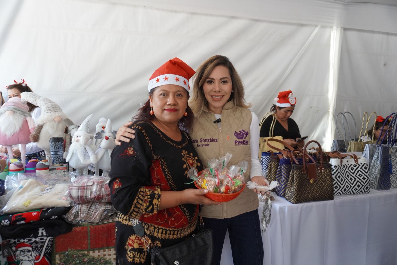 Puebla impulsa autonomía y memoria con el Bazar “Mujeres Imparables” y el mural Voces que No Callan