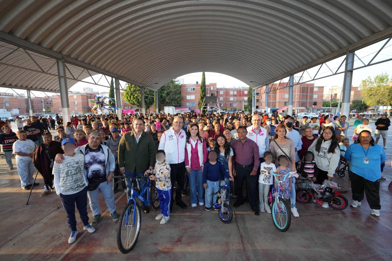 Gobierno de la Ciudad inicia posadas y entrega de cobertores en unidades habitacionales
