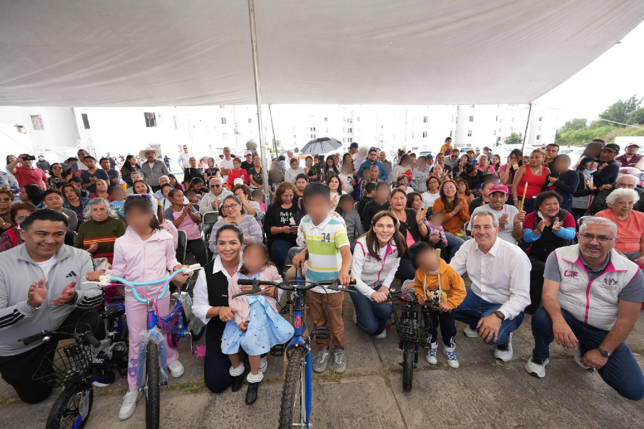 Pepe Chedraui encabeza posadas navideñas del SMDIF en Villa Frontera y La María para fomentar la convivencia familiar