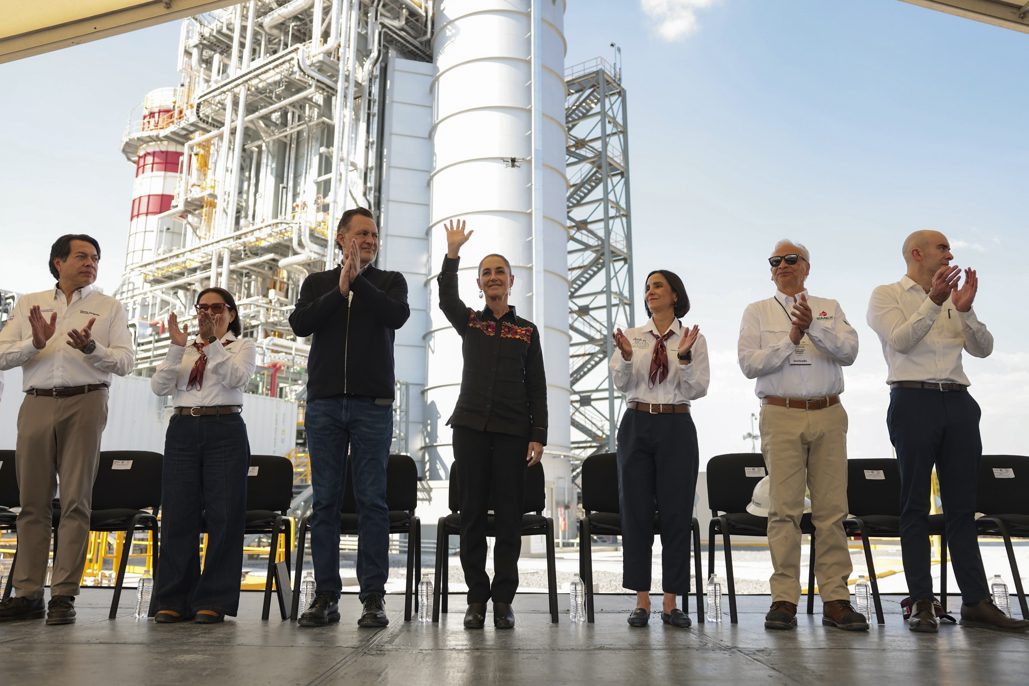 Sheinbaum inaugura central eléctrica El Sauz II en Querétaro y propone nombrarla en honor a Josefa Ortiz