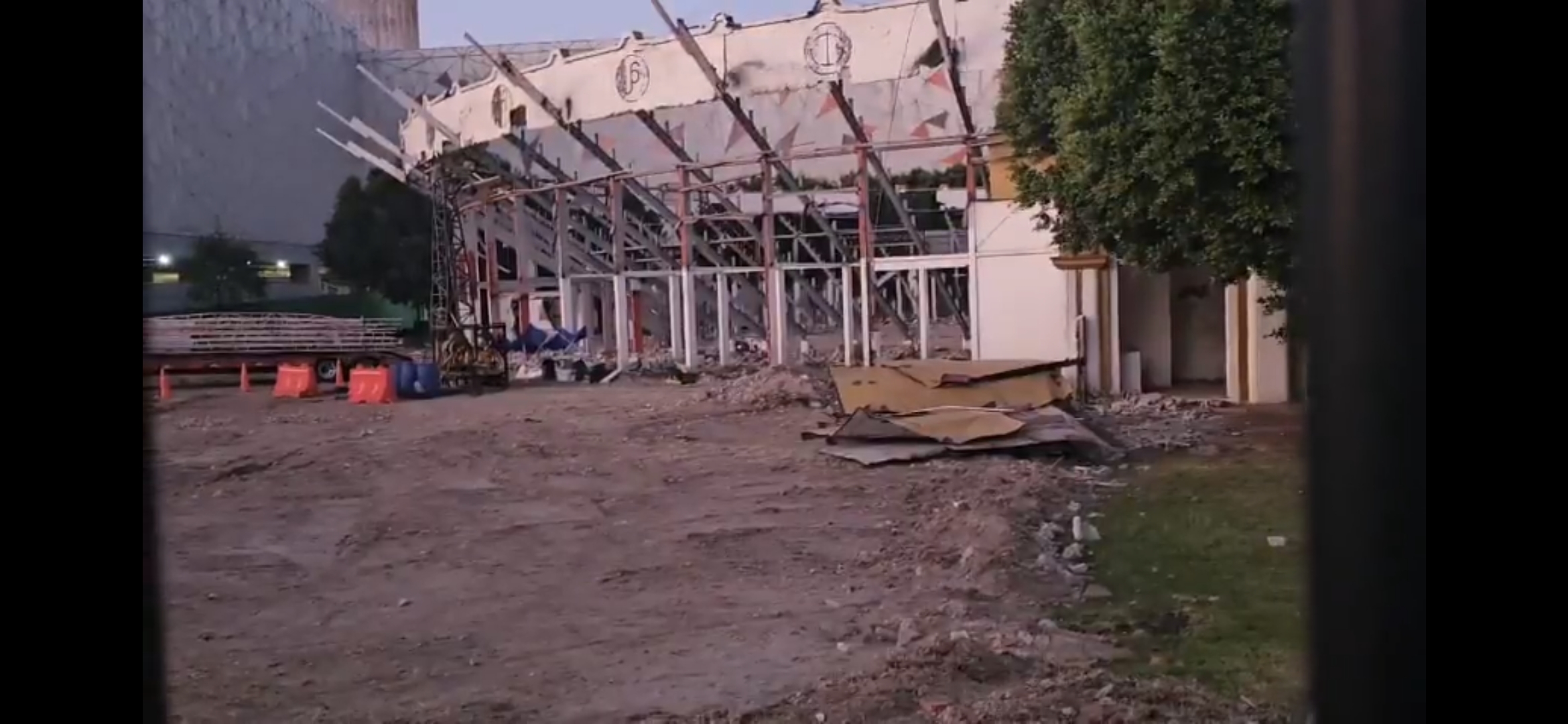 Inicia demolición de El Relicario; en su lugar construirán el Forum Pensar en Grande