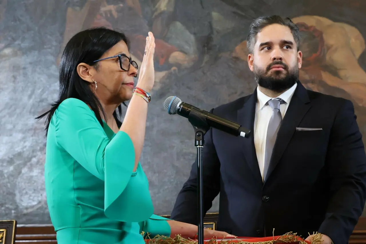 Delcy Rodríguez asume como presidenta encargada de Venezuela tras captura de Maduro