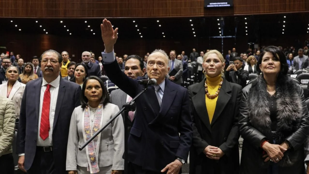 Gertz Manero rinde protesta como embajador de México en el Reino Unido