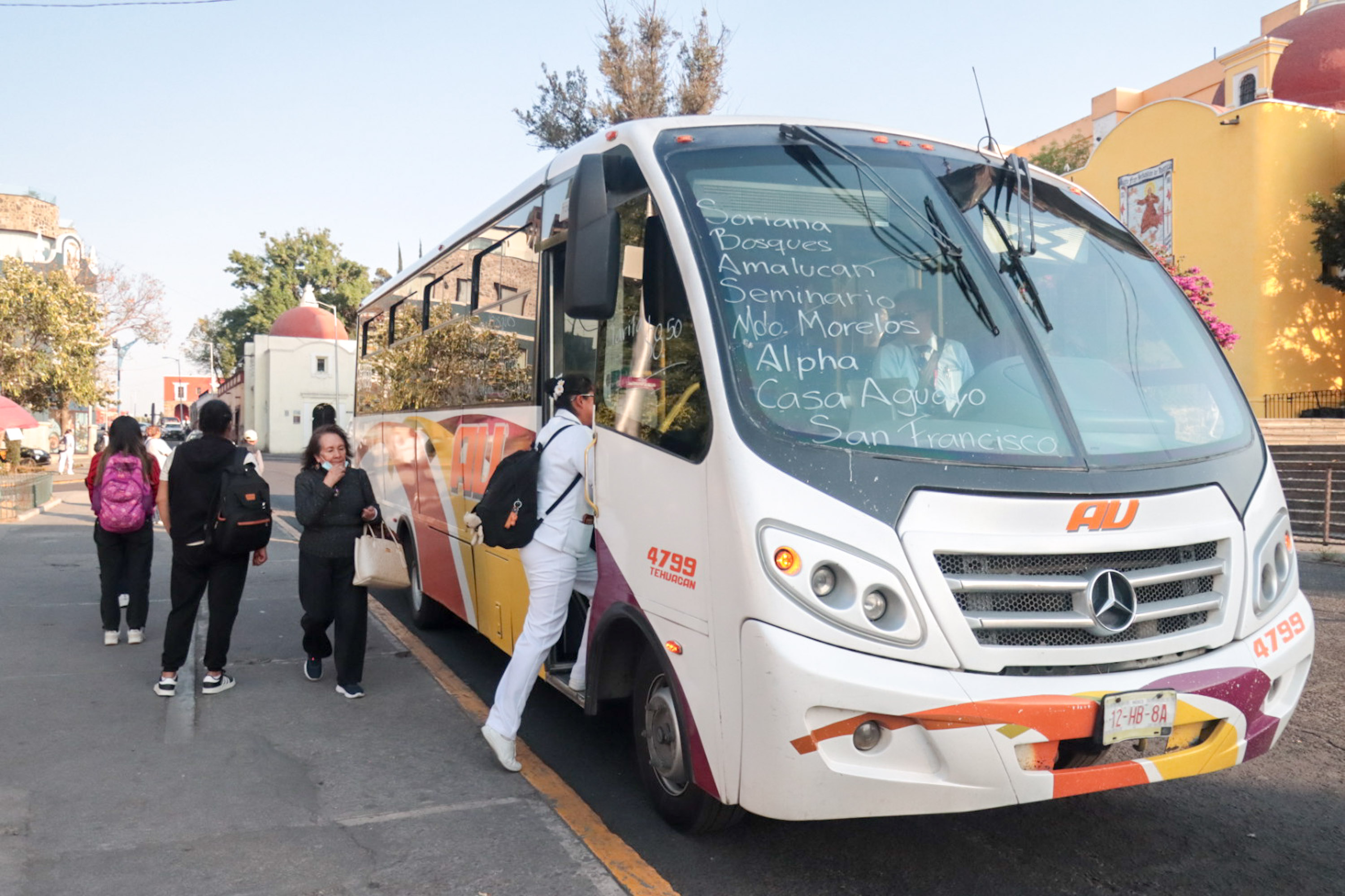 Gobierno de Puebla mantiene regularización del transporte y refuerza plan de movilidad ante protestas de concesionarios; saturan servicios