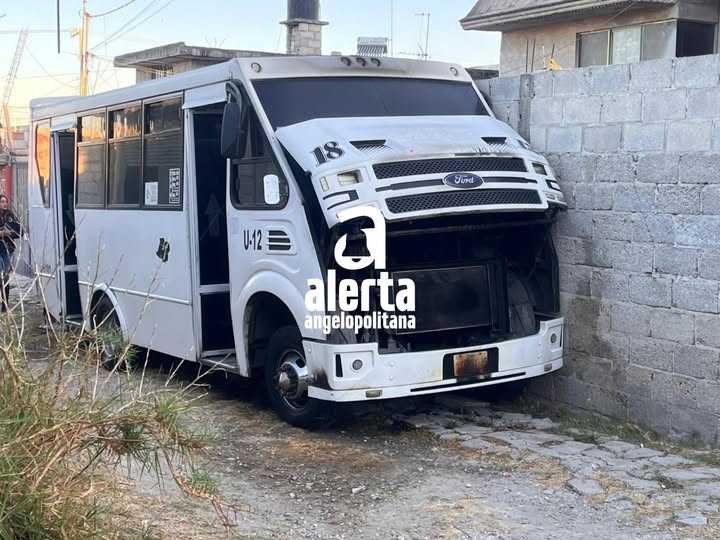 Incendian unidad de la Ruta 18 en Amozoc con bombas molotov; no hay lesionados