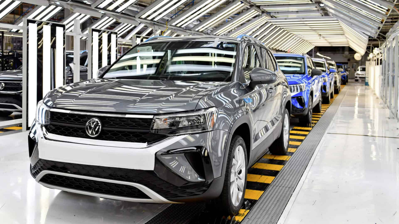 Denuncian a Volkswagen de México ante STPS por presuntas horas extra obligatorias sin pago