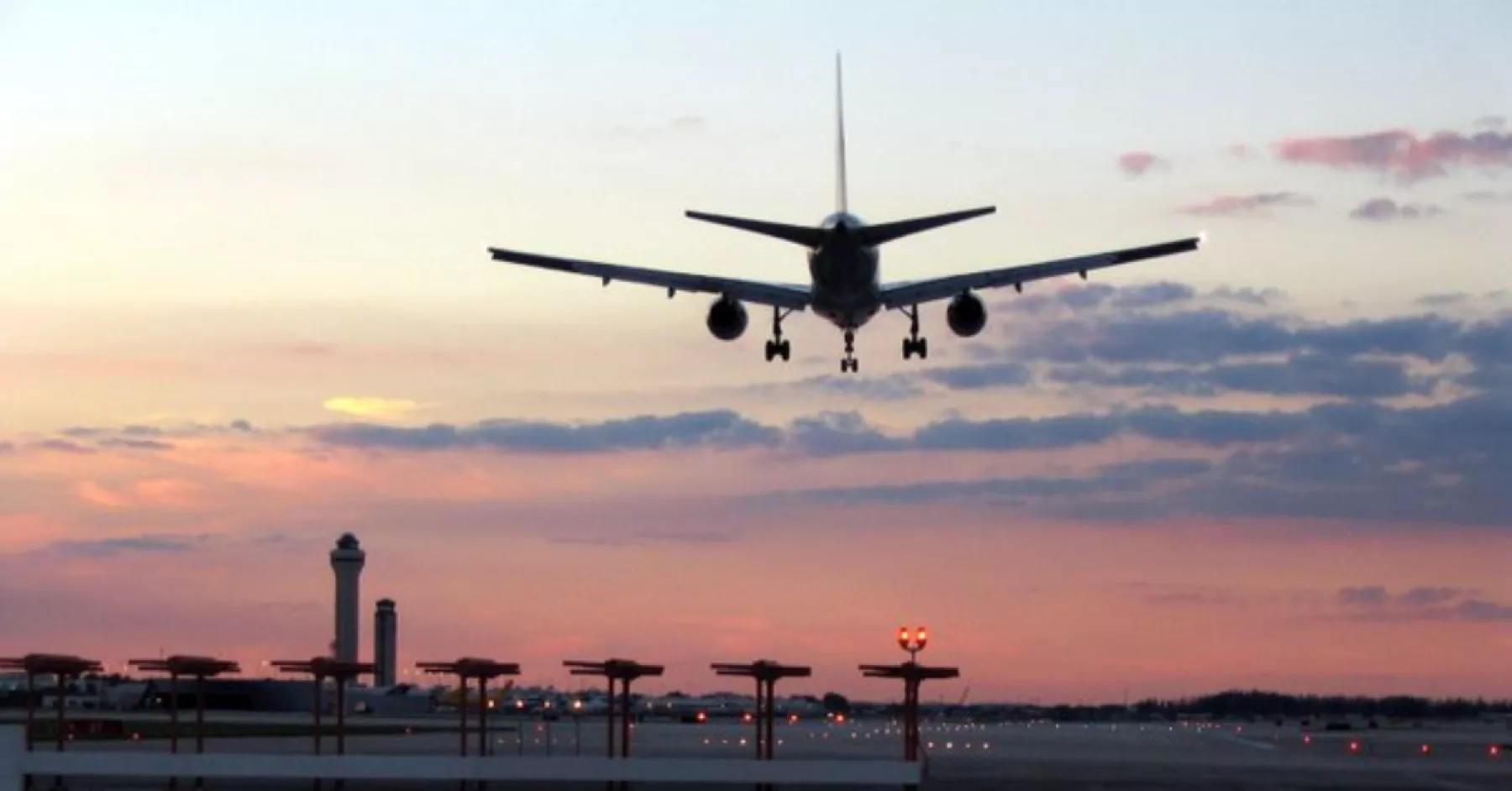 EU reabre espacio aéreo en El Paso tras suspensión de vuelos por \"seguridad\"