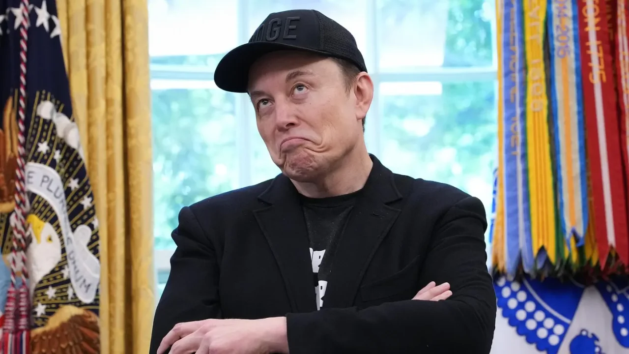 Elon Musk critica a Sheinbaum en X tras operativo contra “El Mencho” y Morenistas responden