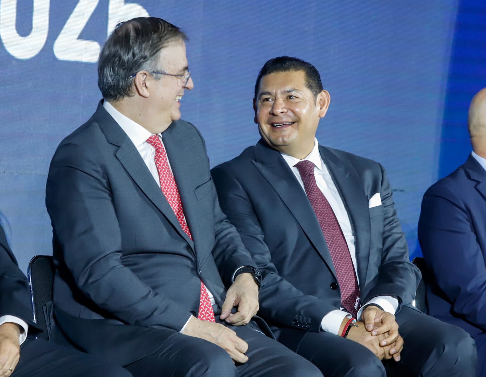Armenta y Ebrard impulsan a Puebla como sede de la Feria Internacional Textil