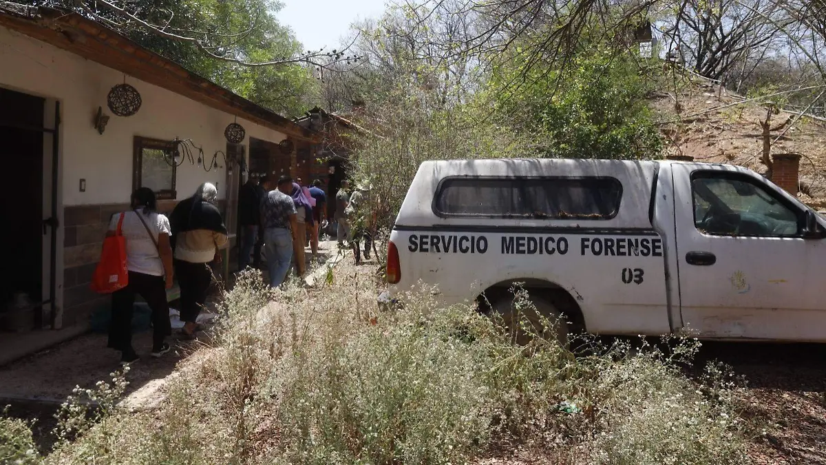 Detienen a dueños de crematorio en Iguala por caso Ayotzinapa; analizan restos hallados