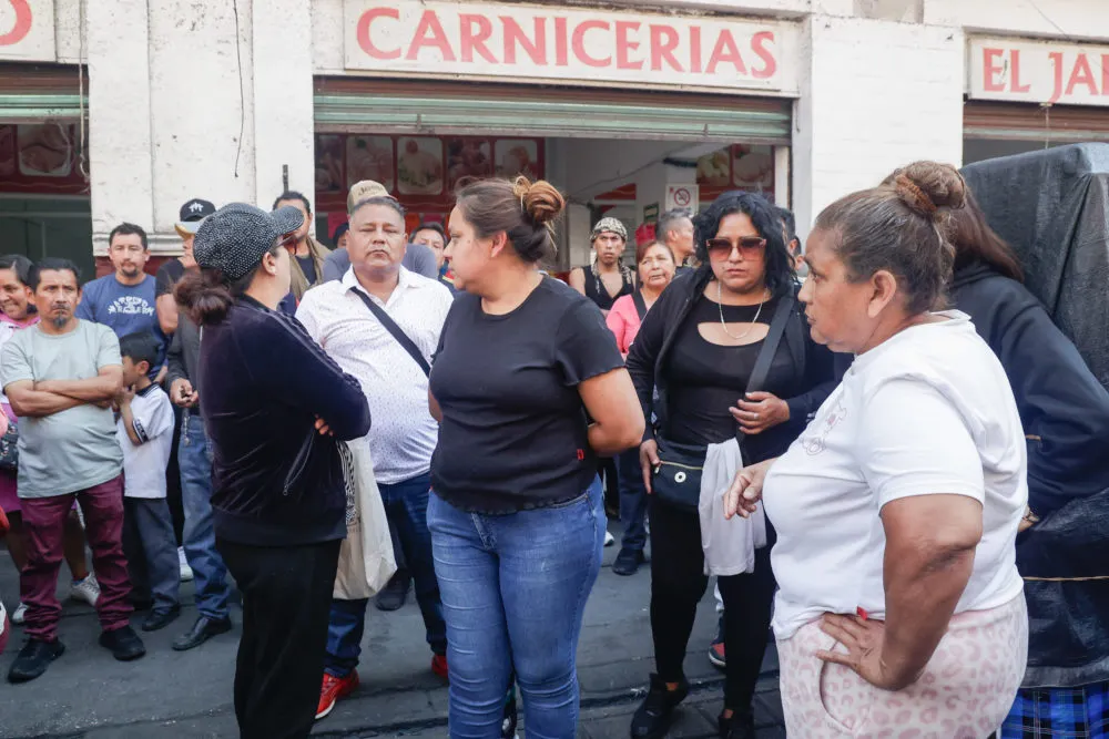 Caos en el Centro Histórico: comerciantes de Fuerza 2000 bloquean calles por detención de \"El Jorobado\"