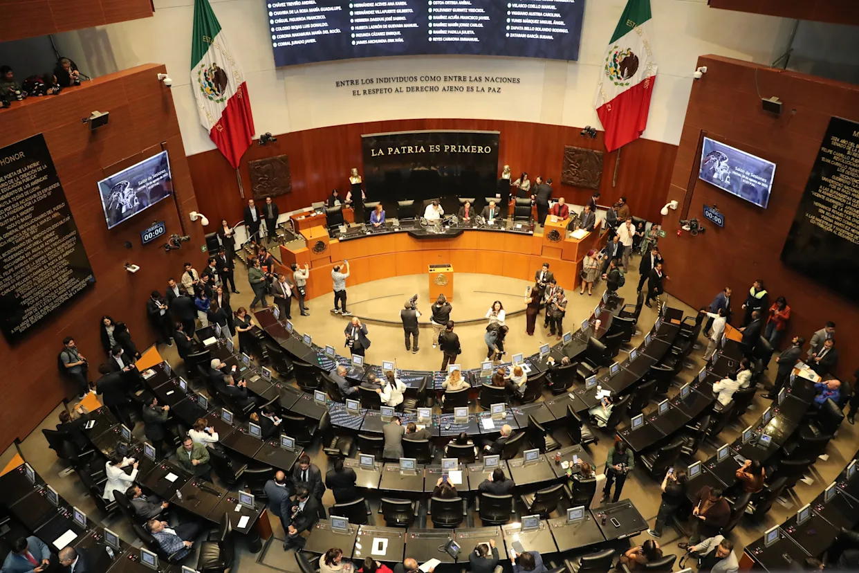 Morena, PT y PVEM en el Senado cierran filas con Sheinbaum: \"Apoyo total e incondicional\" al Plan B electoral