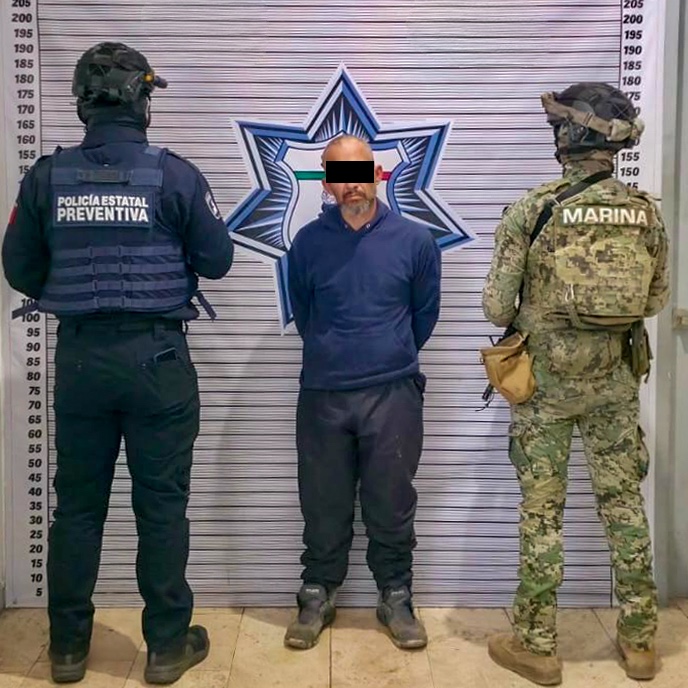 Recapturan en Los Héroes a interno fugado del penal de Cholula; traía 20 dosis de cristal