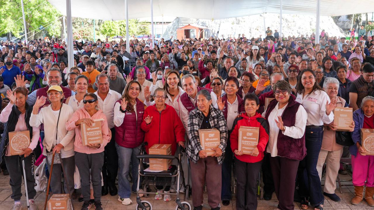 Pepe Chedraui entrega más de 7 mil 400 despensas en La Libertad con programa Alimentación Imparable