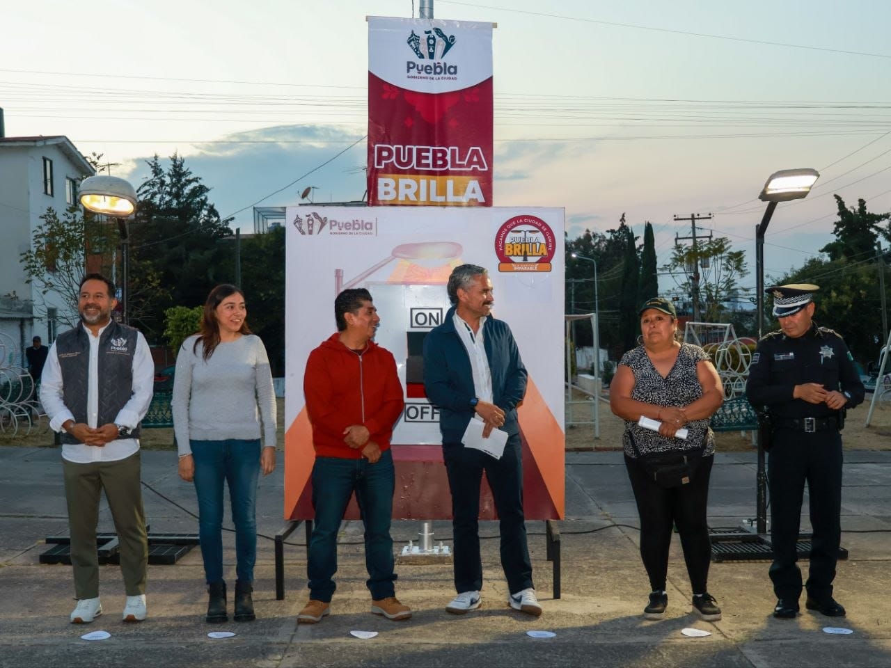 Puebla moderniza alumbrado en La Victoria y San Miguel Mayorazgo; 100% de luminarias ya son LED