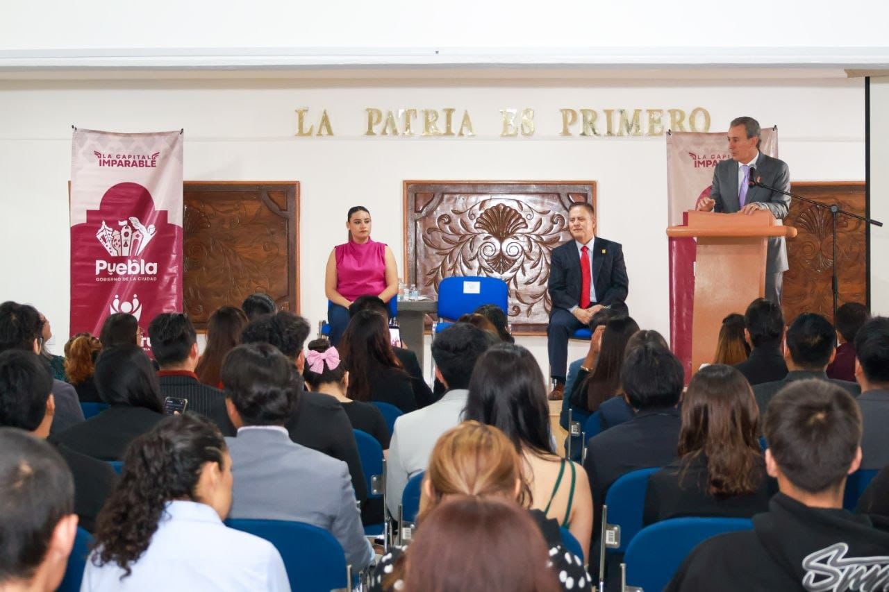 Puebla impulsa talento juvenil con concurso de oratoria “Imparables con Voz”