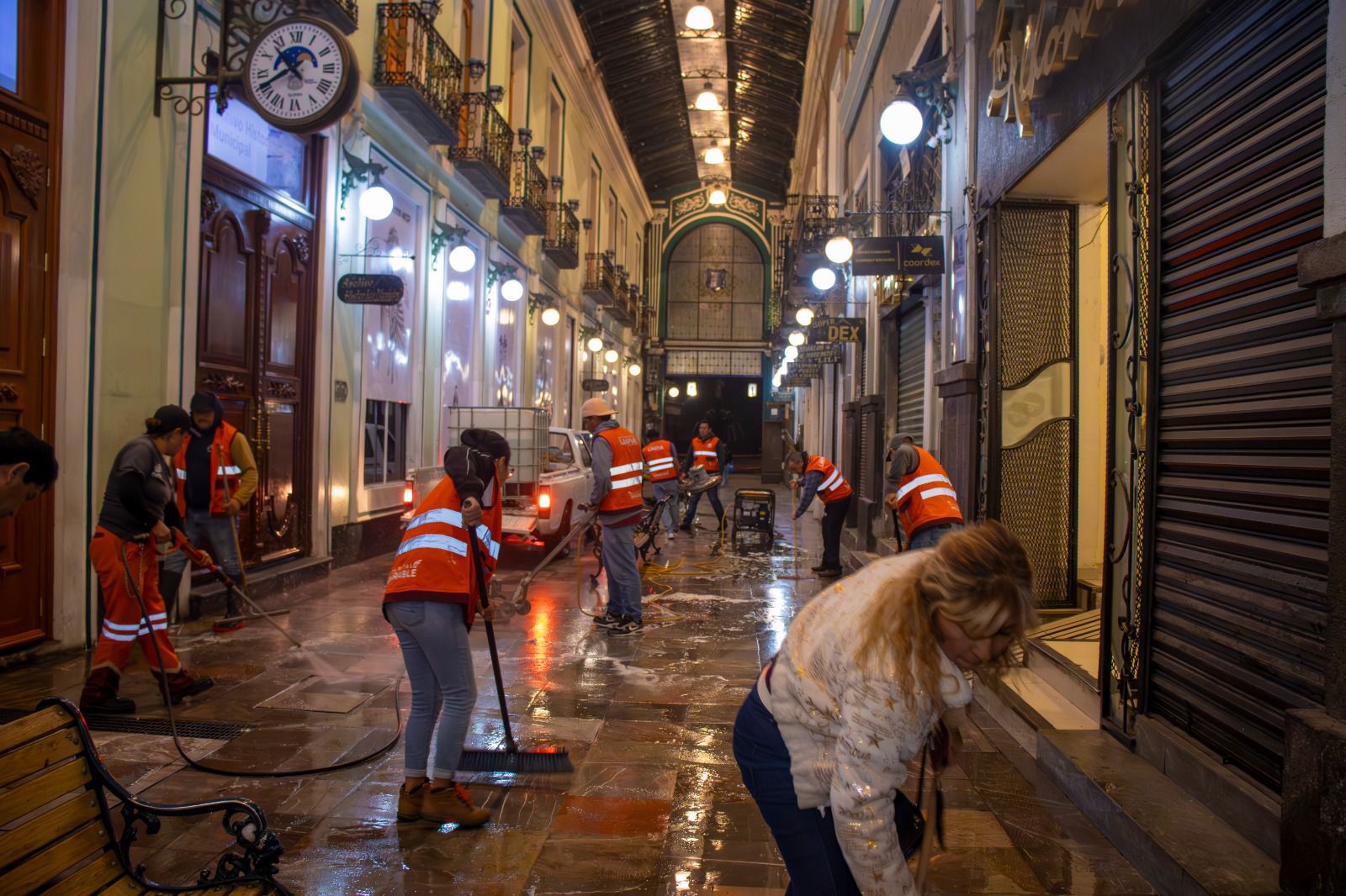 Puebla refuerza limpieza en iglesias y Centro Histórico por alta afluencia en Semana Santa
