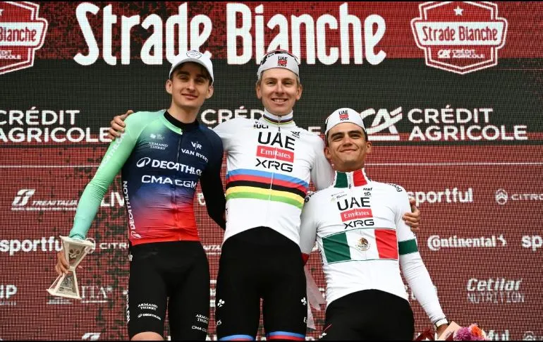 Isaac del Toro hace historia: primer ciclista mexicano en subir al podio de la Strade Bianche