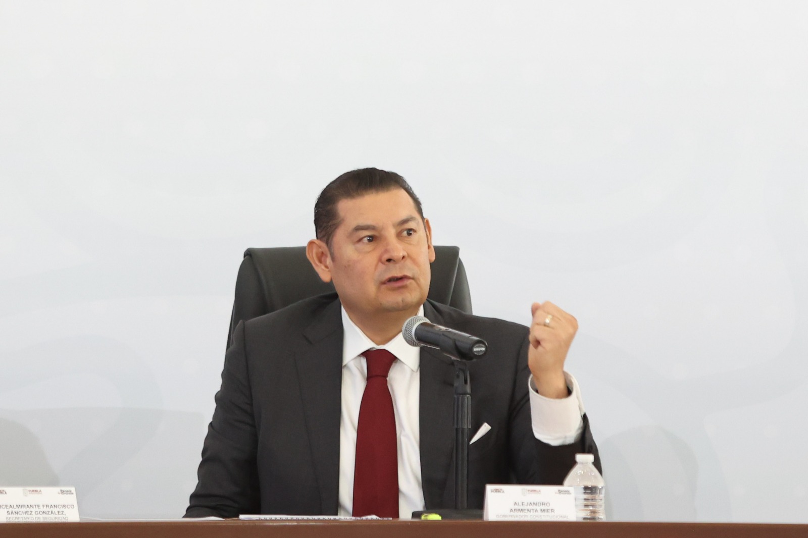 Alejandro Armenta Mier advierte a partidos: no postular delincuentes como candidatos