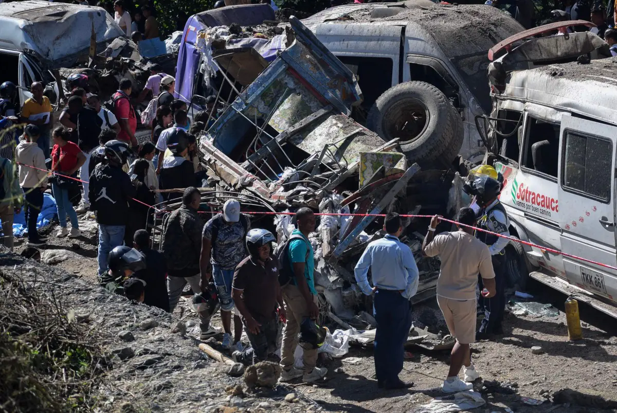 Ataque con explosivos deja 7 muertos en Colombia; ola de terrorismo alcanza 26 atentados en dos días