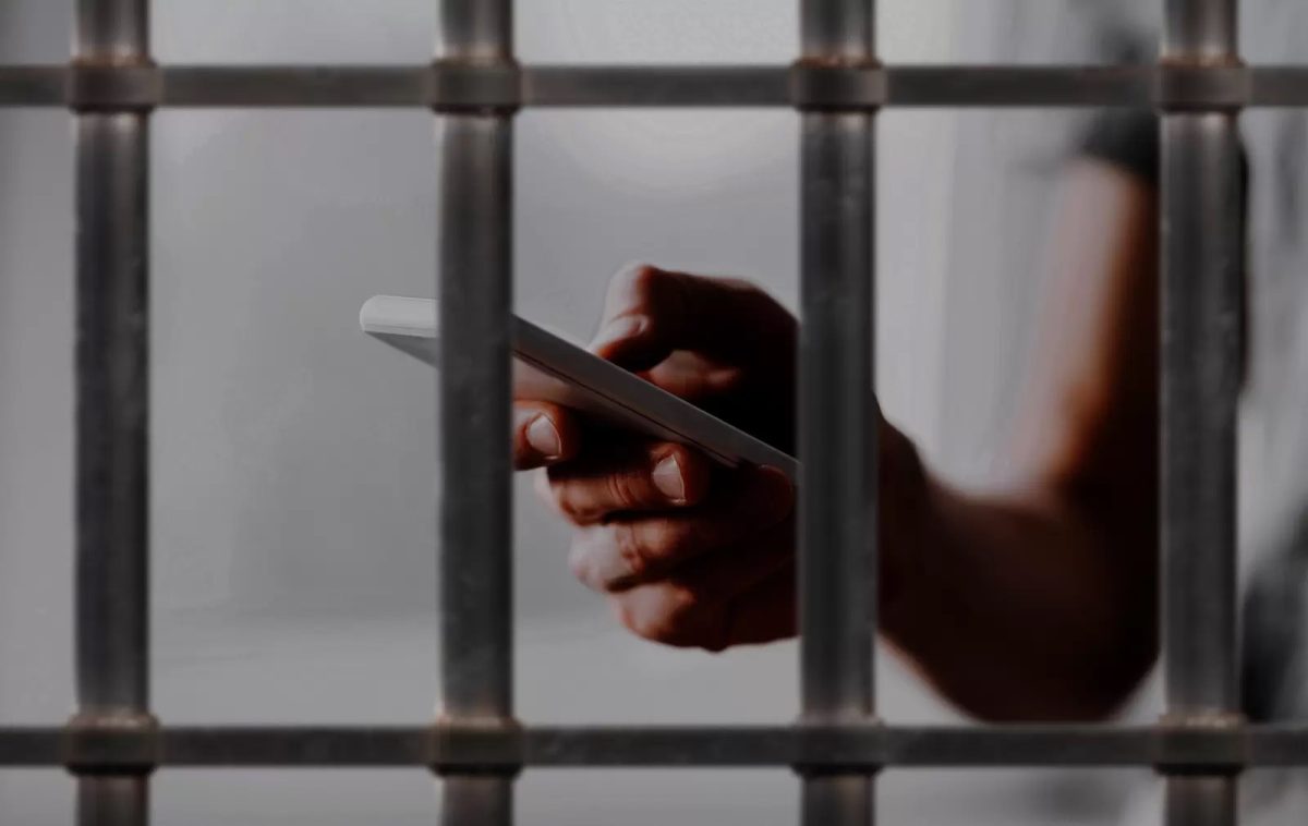 Proponen hasta 12 años de prisión para directivos de penales que permitan ingreso de celulares en Puebla