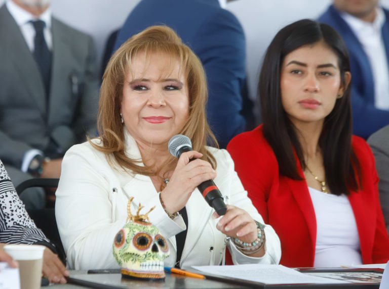 Claudia Hernández dejaría Comunicación Estatal para integrarse a Morena
