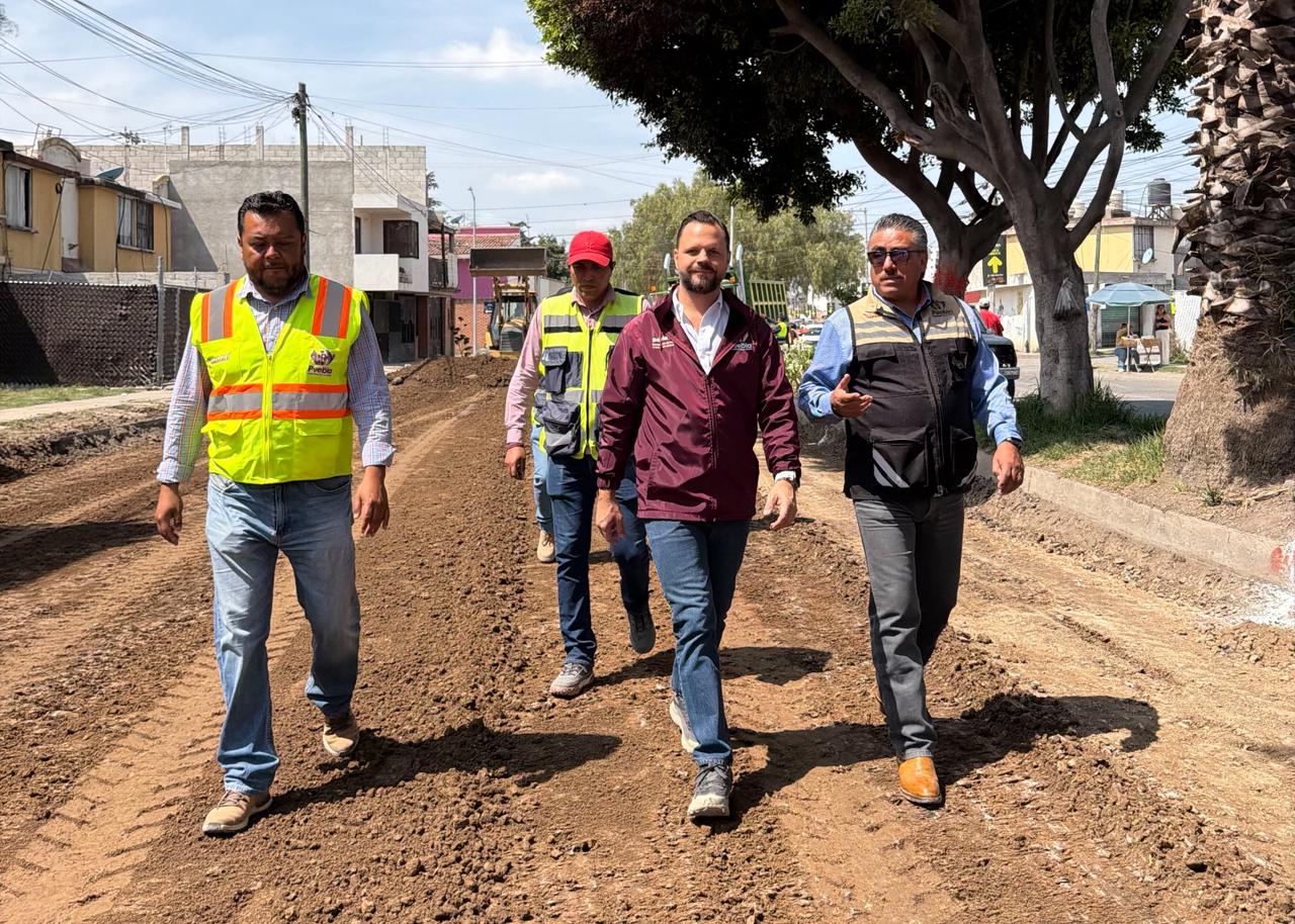 Supervisa gobierno de Pepe Chedraui rehabilitación del Bulevar Apulco en Bosques de Amalucan