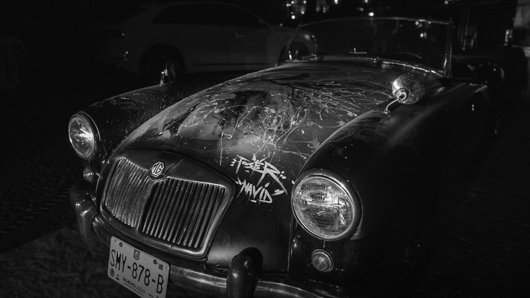 Autoart World Neon Experiences 2026 regresa a Puebla con autos intervenidos y arte inmersivo
