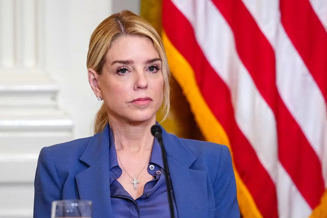 Trump destituye a Pam Bondi y coloca a su abogado personal como Fiscal General
