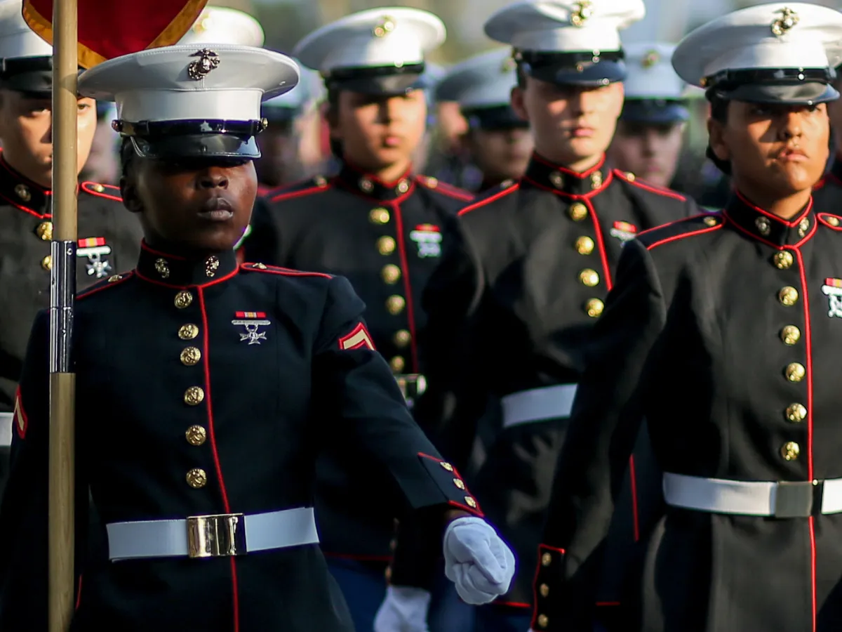 Estados Unidos refuerza seguridad en graduaciones de Marines con presencia de agentes ICE