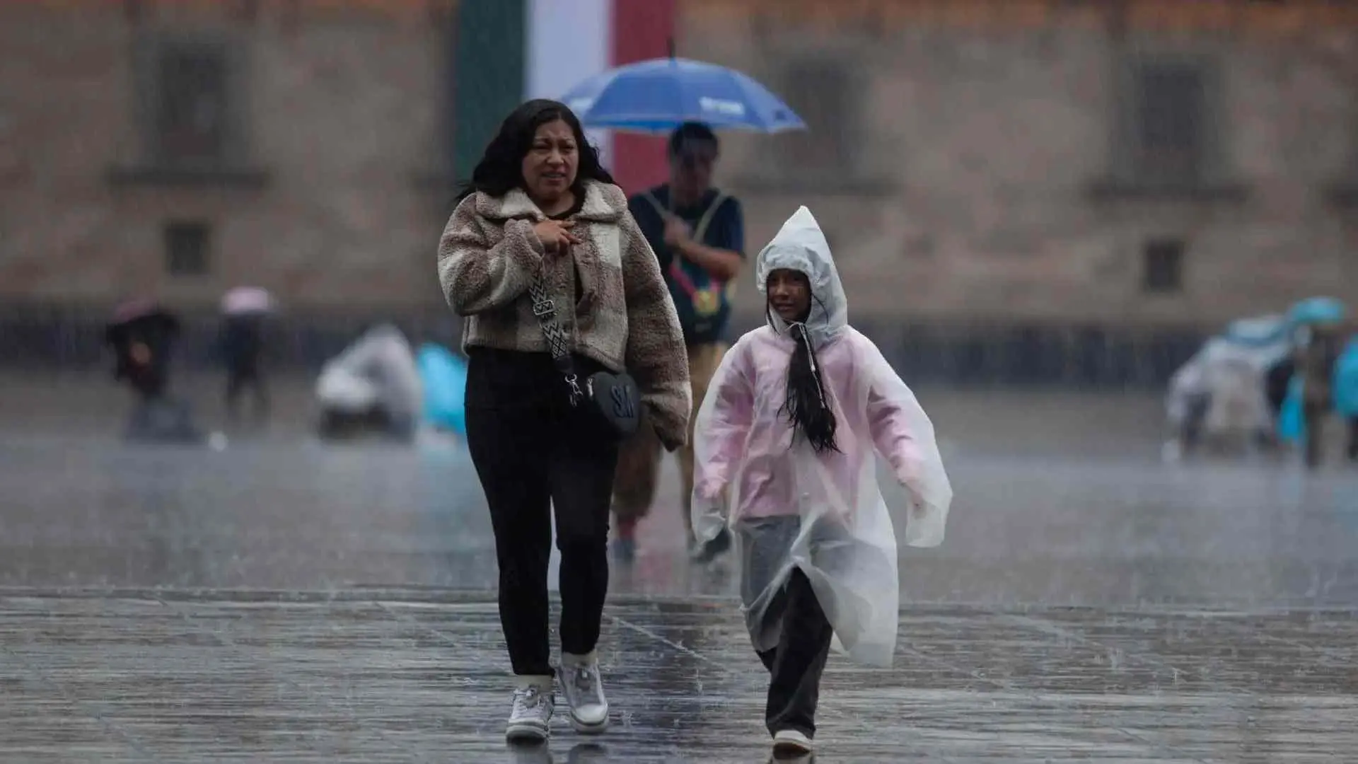 No salgas sin paraguas: frente frío 50 provocará lluvias intensas y heladas en Puebla