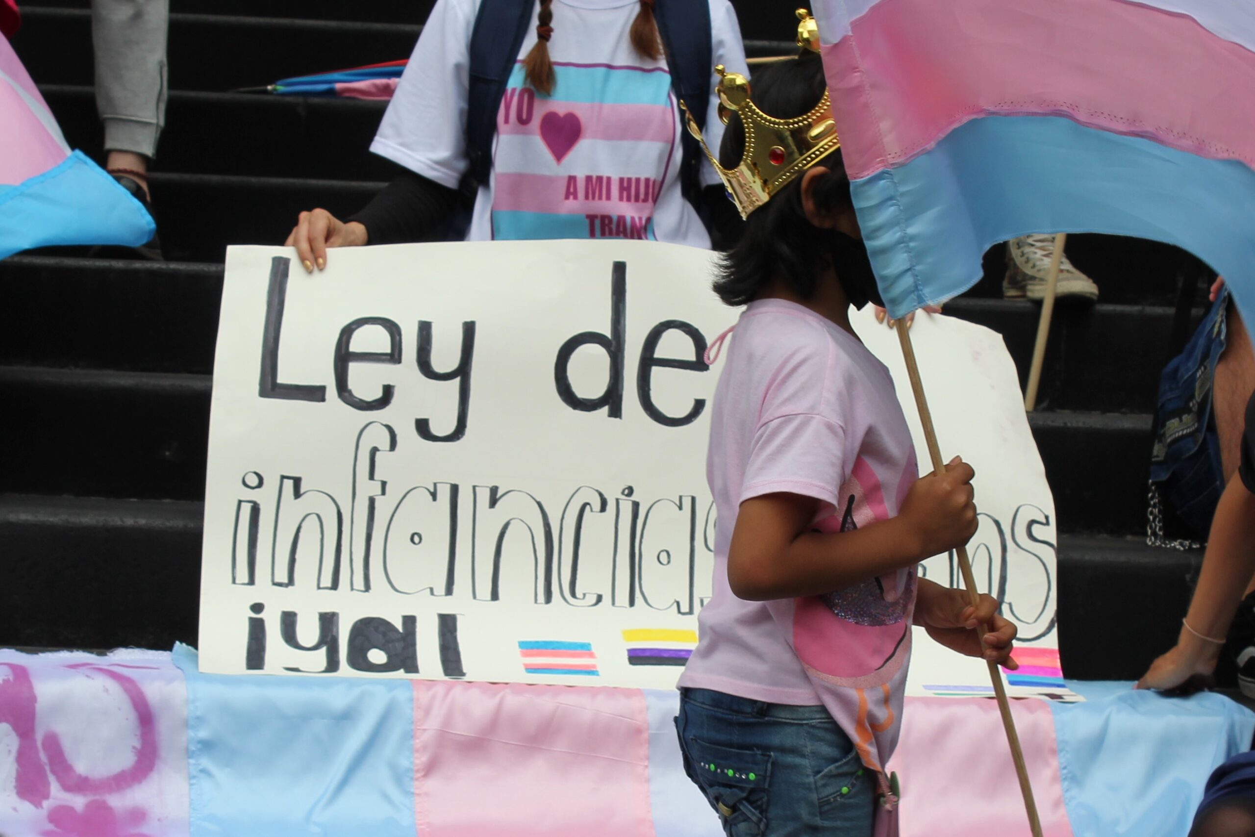 Colectivos LGBT+ presionan al Congreso de Puebla para aprobar la Ley de Infancias Trans