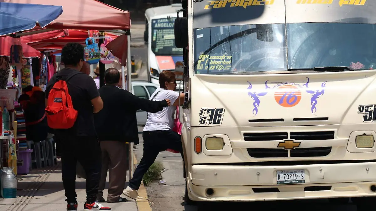 SMT responsabiliza a usuarios tras accidente de ruta 50 en Puebla; expertos señalan fallas estructurales del transporte