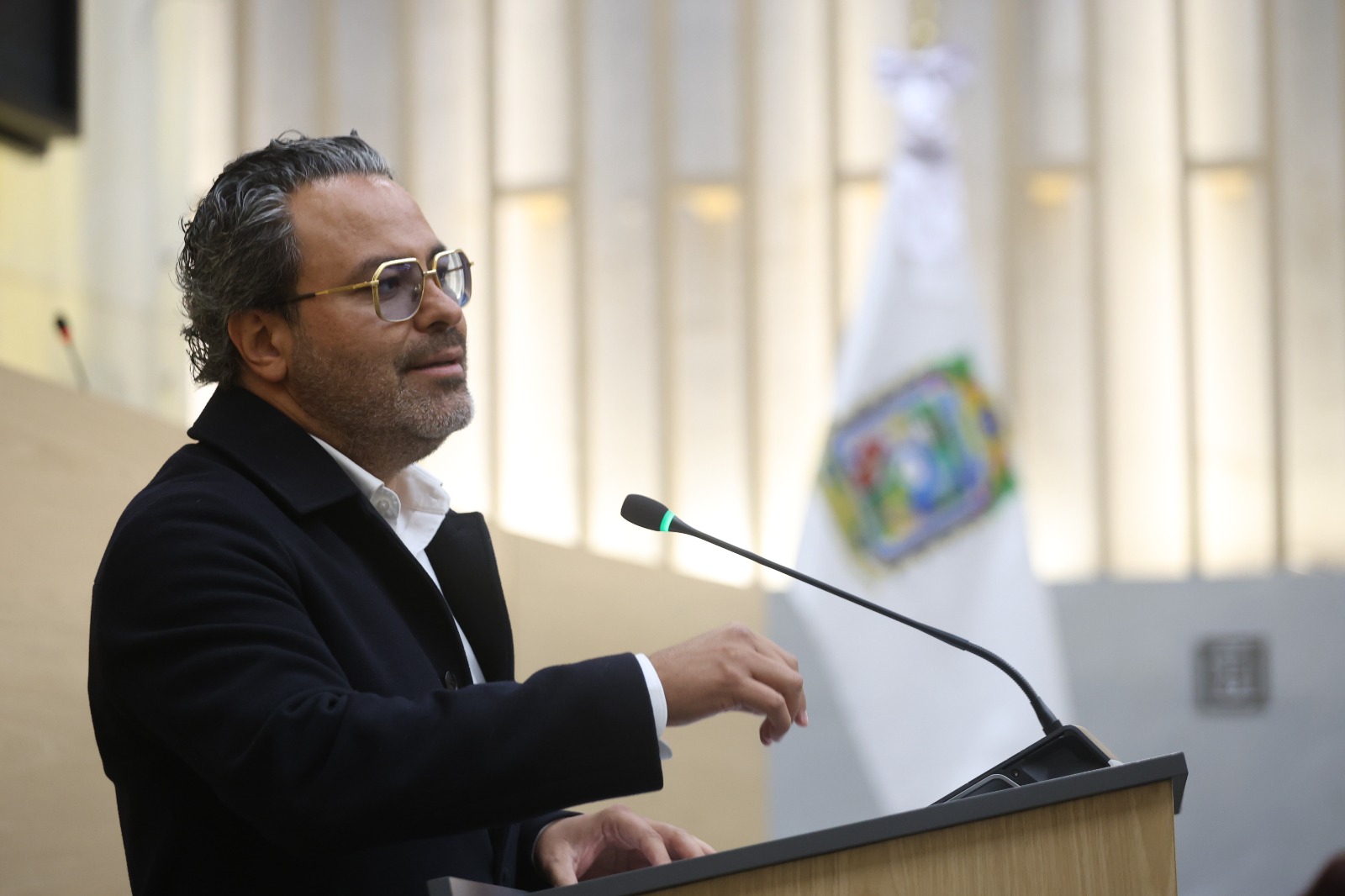 Roberto Zataráin, el gurú de la salud mental que reparte insultos en el Congreso de Puebla